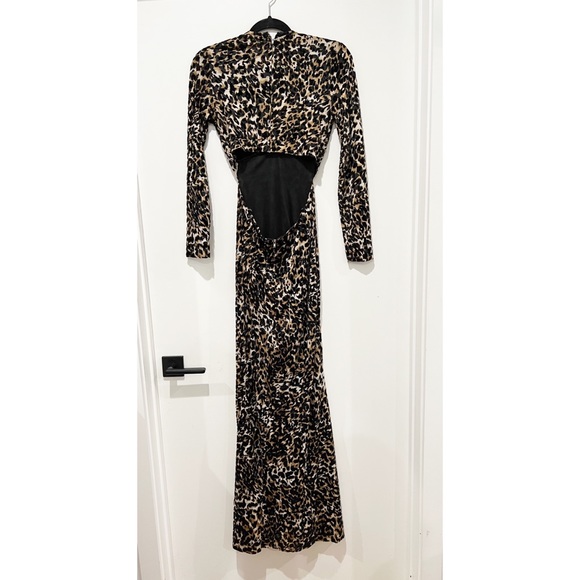 REVOLVE leopard print wagon long sleeve maxi dress - Picture 5 of 5